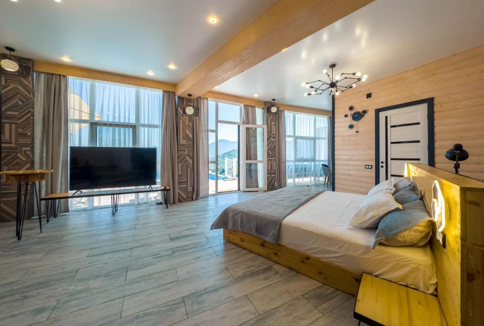 Golden Sunset Batumi Apartment